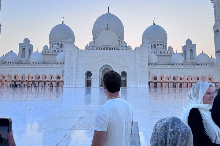 Private-Grand Mosque and Wahad Al Karama Tour 4