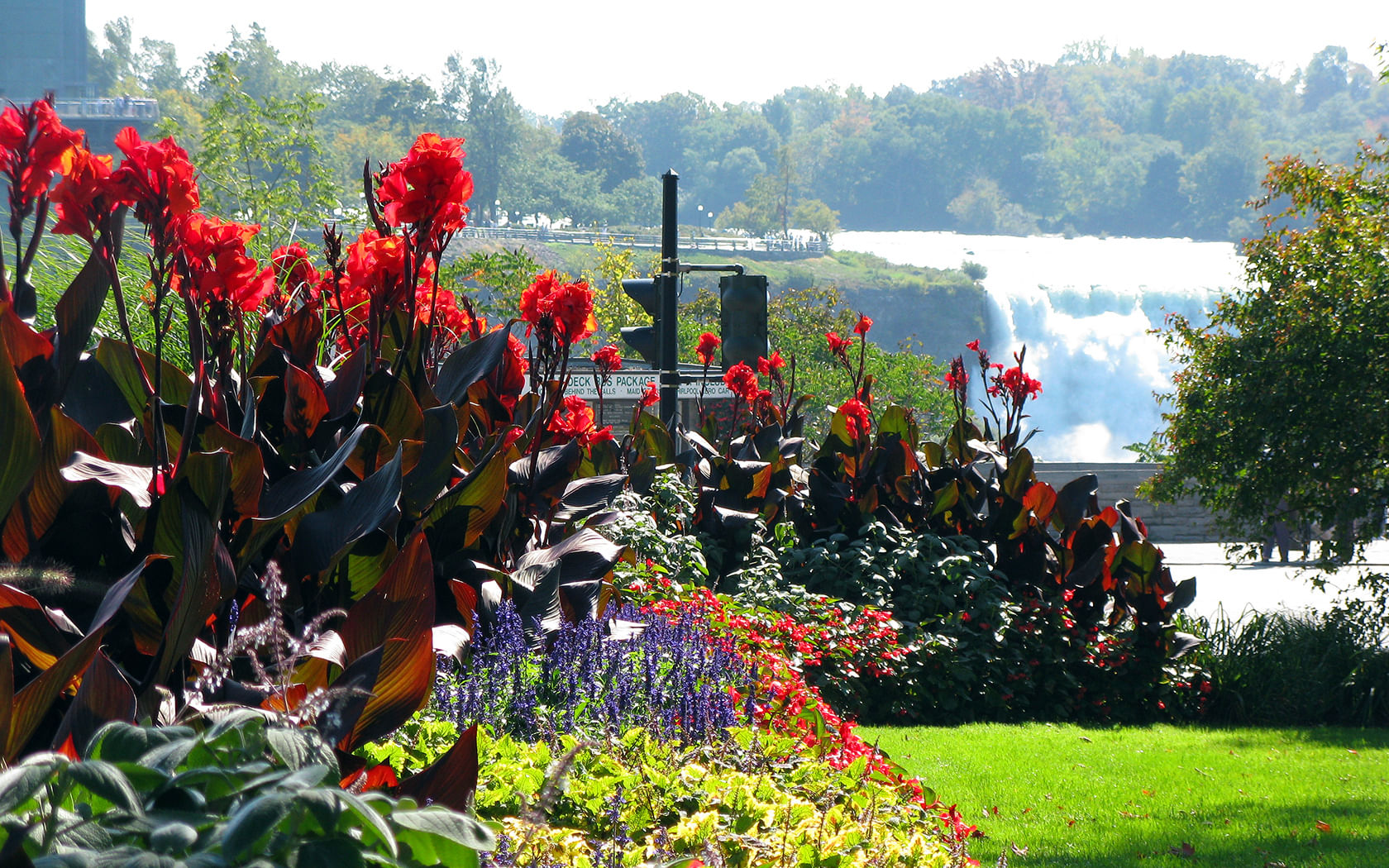 Niagara Falls Day & Evening Tour with Niagara Skywheel