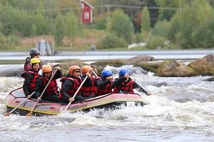 Rafting in Kuusaa River in Lakeland