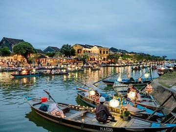 Private Boat Ride, Night Market, and Walking Tour in Hoi An