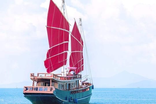 Romantic Evening on Koh Samui’s Sunset Dinner Cruise
