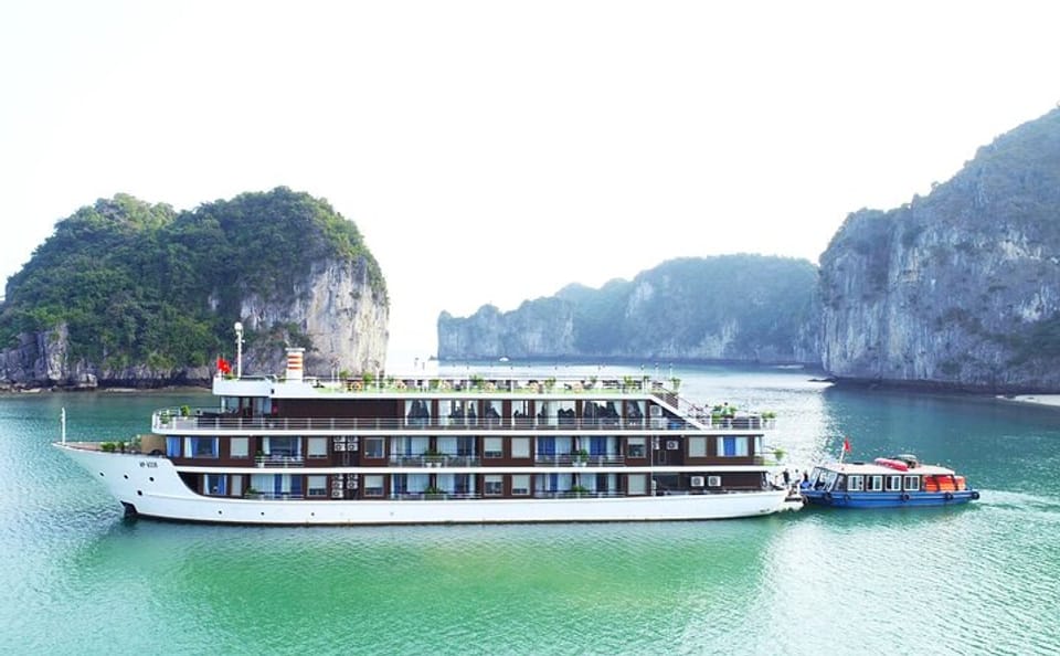 Luxury 3-Day Ninh Binh and Ha Long Bay Tour from Hanoi