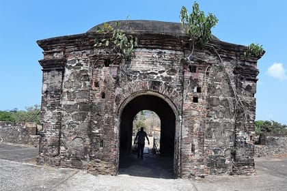 Caribbean Agua Clara Locks and San Lorenzo Jungle Land Adventure
