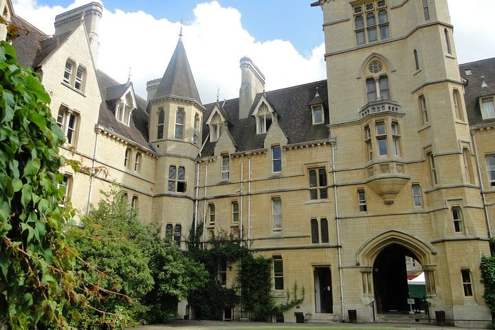 Oxford City Full-Day Private Tour from London 7
