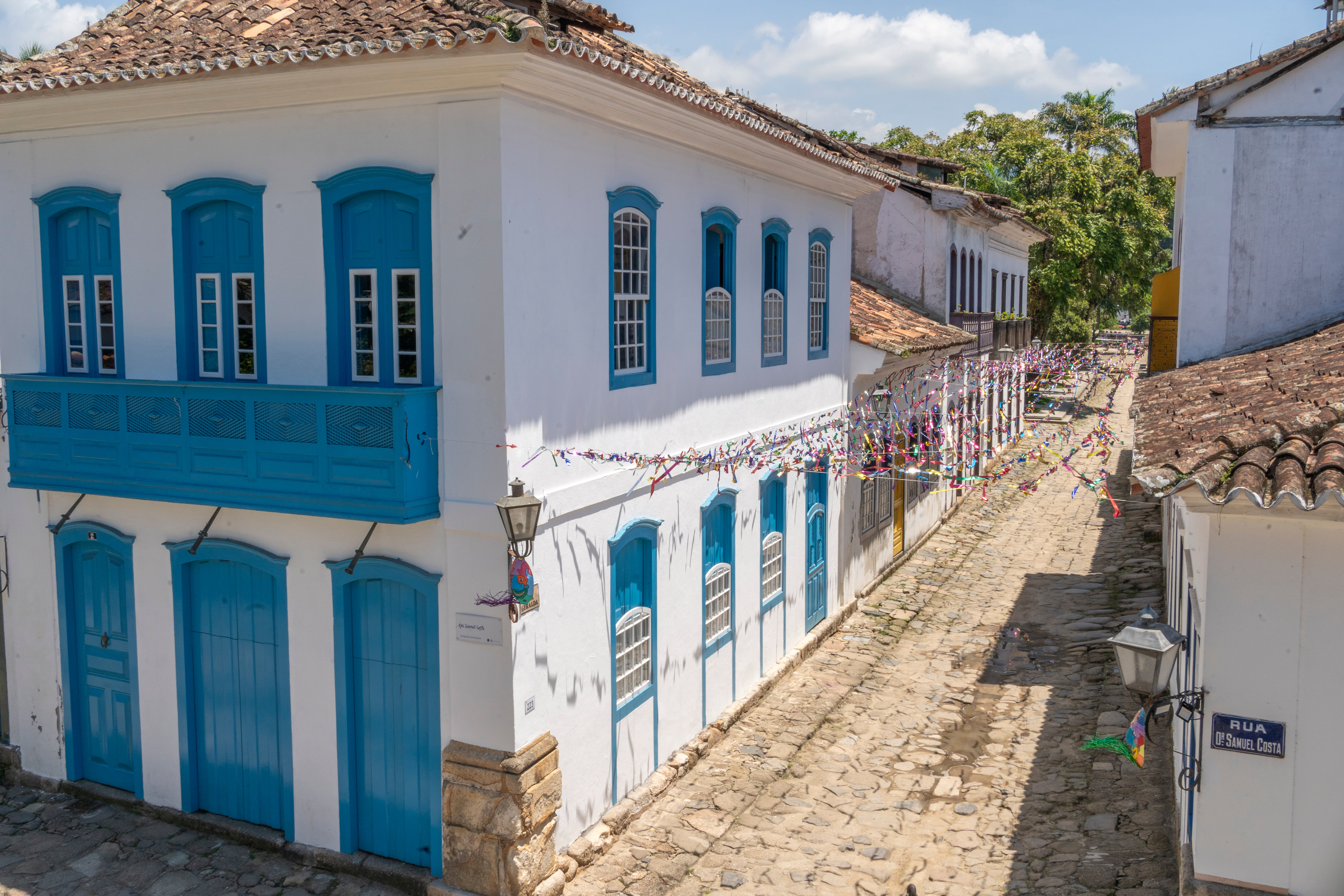 Private Photo Shoot in Paraty's Historic Center