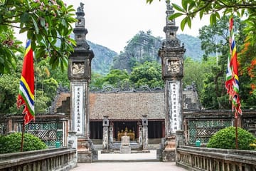 Ninh Binh day trip: Hoa Lu, Tam Coc boat ride and bike tour
