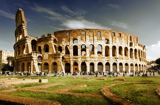 Colosseum & Roman Forum Tour: Semi-Private Skip the Line