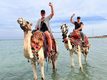 Premium 2 Hours Camel Ride: Amazing Desert & Sea – Hurghada