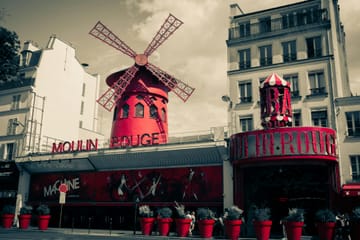 Montmartre Photoshoot Experience in Paris for Lasting Memories