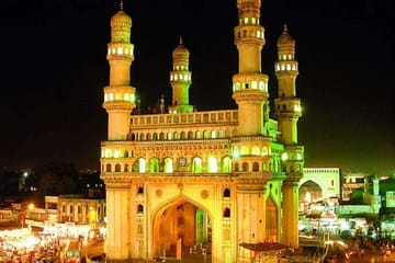 Heritage Forts, Palaces, and Backwater Cruise in South India