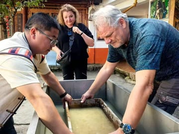Lijiang: Traditional Craft Workshop With Paper, Tea & Art