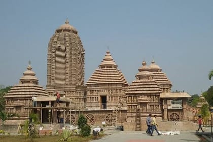 Full Day Private Tour to Konark Temple and Puri from Bhubaneswar