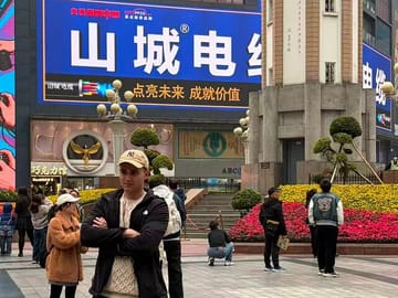 Chongqing Private Car Guided Tour City Walk:Must-sees All in One