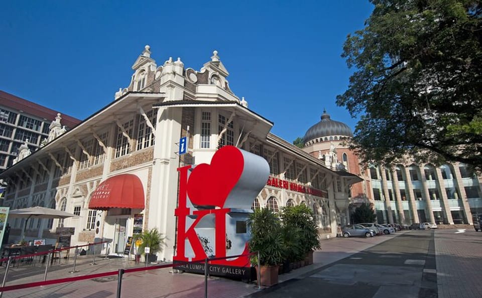 Kuala Lumpur City Tour with Batu Caves and Key Highlights