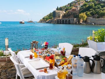 Dinner by the Sea: Alanya Beachside Culinary Experience