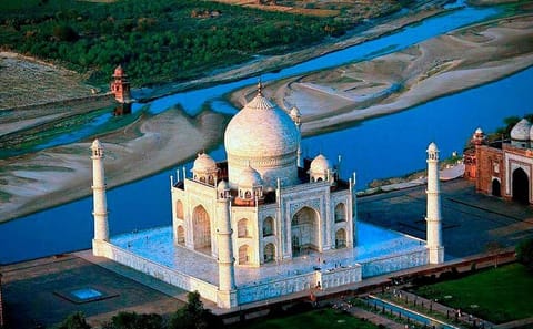 8-Day Golden Triangle Tour with Ranthambore and Pushkar