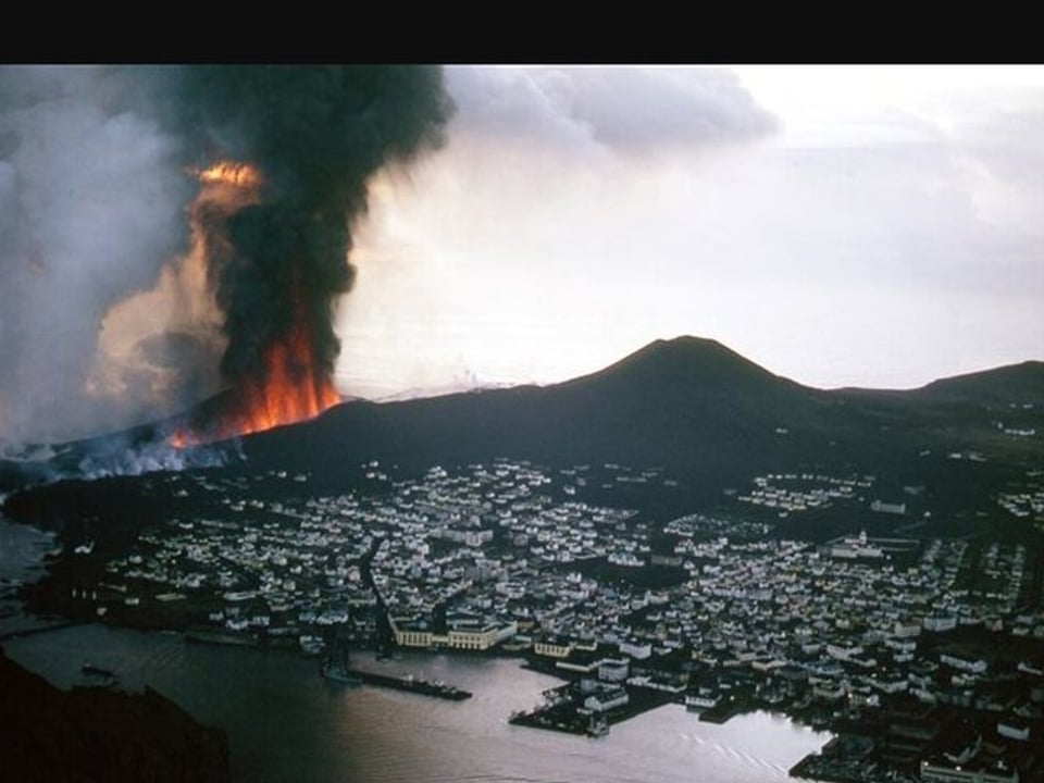 Eyjascooter volcano tour in Westman Island — Eyjascooter/ HS88ehf