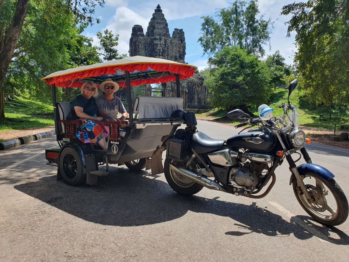 Private Angkor Wat Tuk-Tuk Tour with Sunrise, Sunset & Local Markets