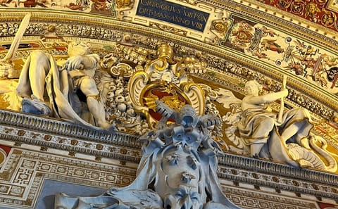 Vatican Museums and Sistine Chapel Guided Tour in Rome