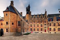 Private 6 hours return trip from Brussels to Bruges 8