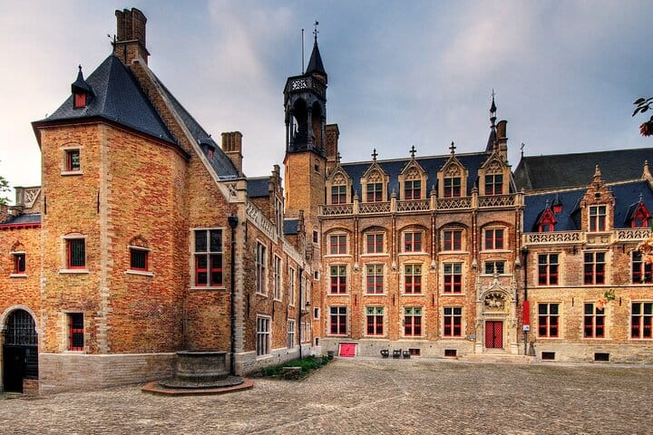 Private 6 hours return trip from Brussels to Bruges 8