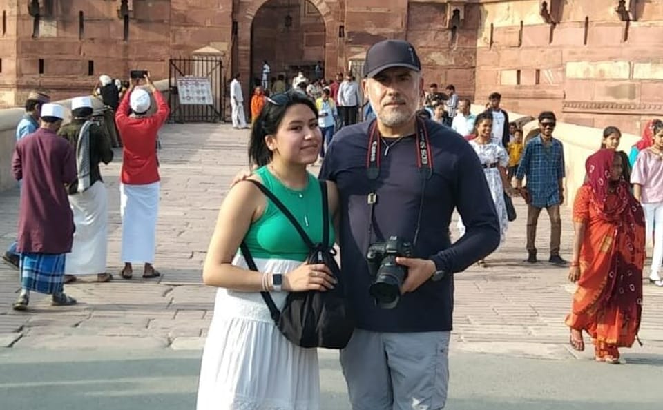 Two-Day Cultural Tour of Agra and Fatehpur Sikri from Delhi