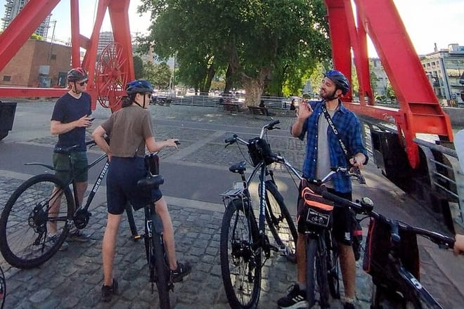 Seamless Tours, One Language. Enjoy clear communication and a personalized experience. Language barriers are eliminated, making your exploration of Buenos Aires smooth and enjoyable.