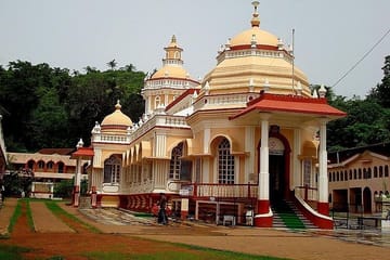Private Full-Day Bus Tour of Baga and Goa Velha