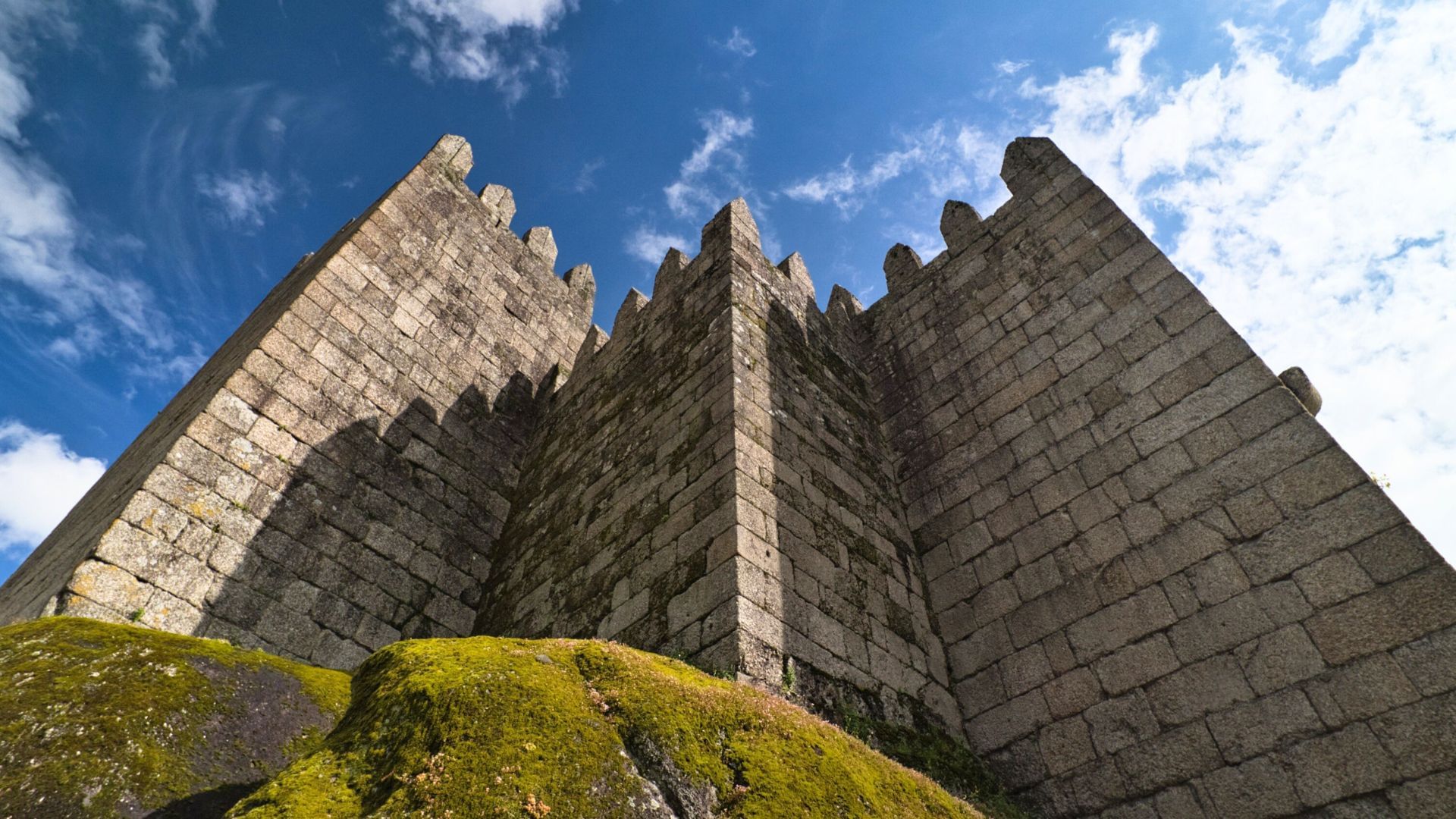Close-up image of the towers of Guimarães Castle, part of Cooltour Oporto's Braga & Guimaraes Tour