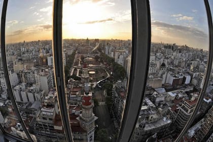 Buenos Aires Walking Tour and Palacio Barolo