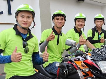 Ho Chi Minh City street food and city tour by motorbike