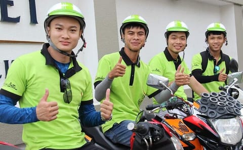 Ho Chi Minh City street food and city tour by motorbike