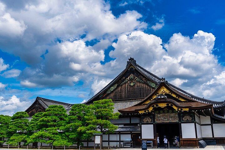 The East Garden of the Imperial Palace 2h Walking Tour