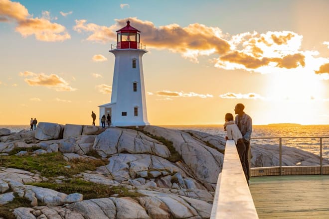 Peggy's Cove Lighthouse & Coastal Scenic Tour from Halifax photo 3