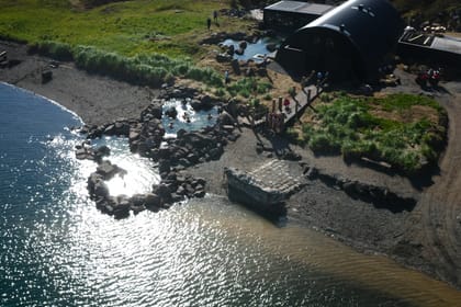 Private Esja Hike & Hvammsvik Hot Springs