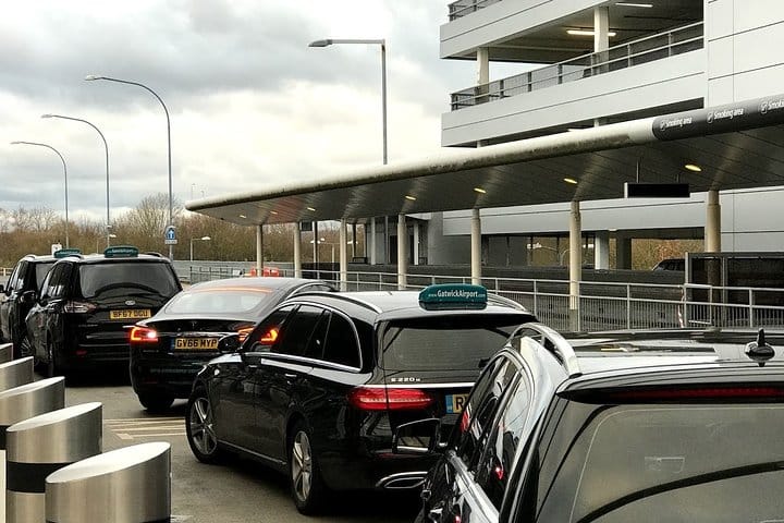 Gatwick Airport Private Transfers to/from London (Postcode SW5 to SW11) 8