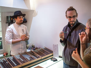 Le Marais Pastry and Chocolate Tasting Tour in Paris