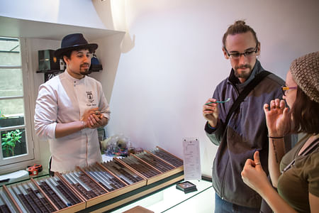 Le Marais Pastry and Chocolate Tasting Tour in Paris