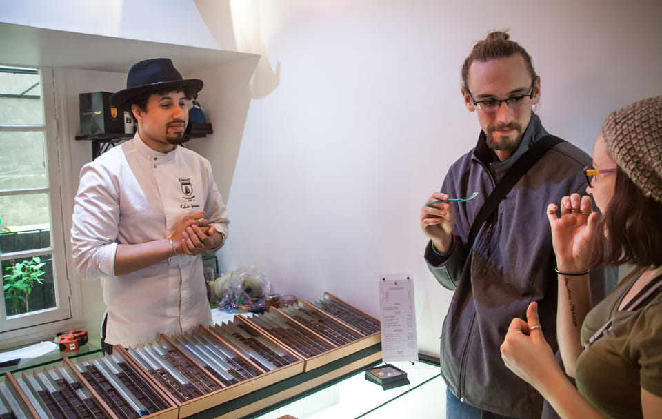 Le Marais Pastry and Chocolate Tasting Tour in Paris