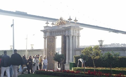 Istanbul city tour: Spice Market and Bosphorus cruise