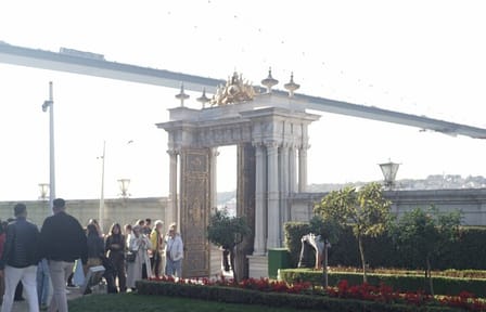 Istanbul city tour: Spice Market and Bosphorus cruise