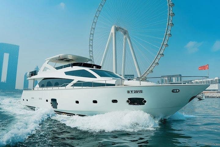 Dubai: Luxury Shared Yacht Tour with Breakfast or BBQ – Explore Iconic Dubai from the Sea