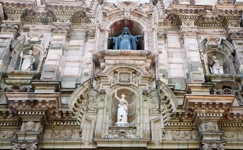 The Magic of the Sacred Valley – 7 Days: Lima, Cusco, Maras, Machu Picchu with Domestic Flights, French-speaking guide