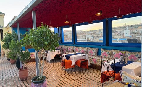Birthday Celebration Tour with Lunch in Fez and Azrou