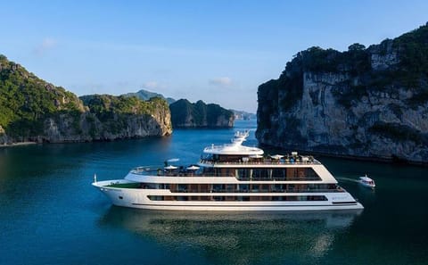 Stellar of The Sea Cruise – The Greatest Cruise in the Halong Bay