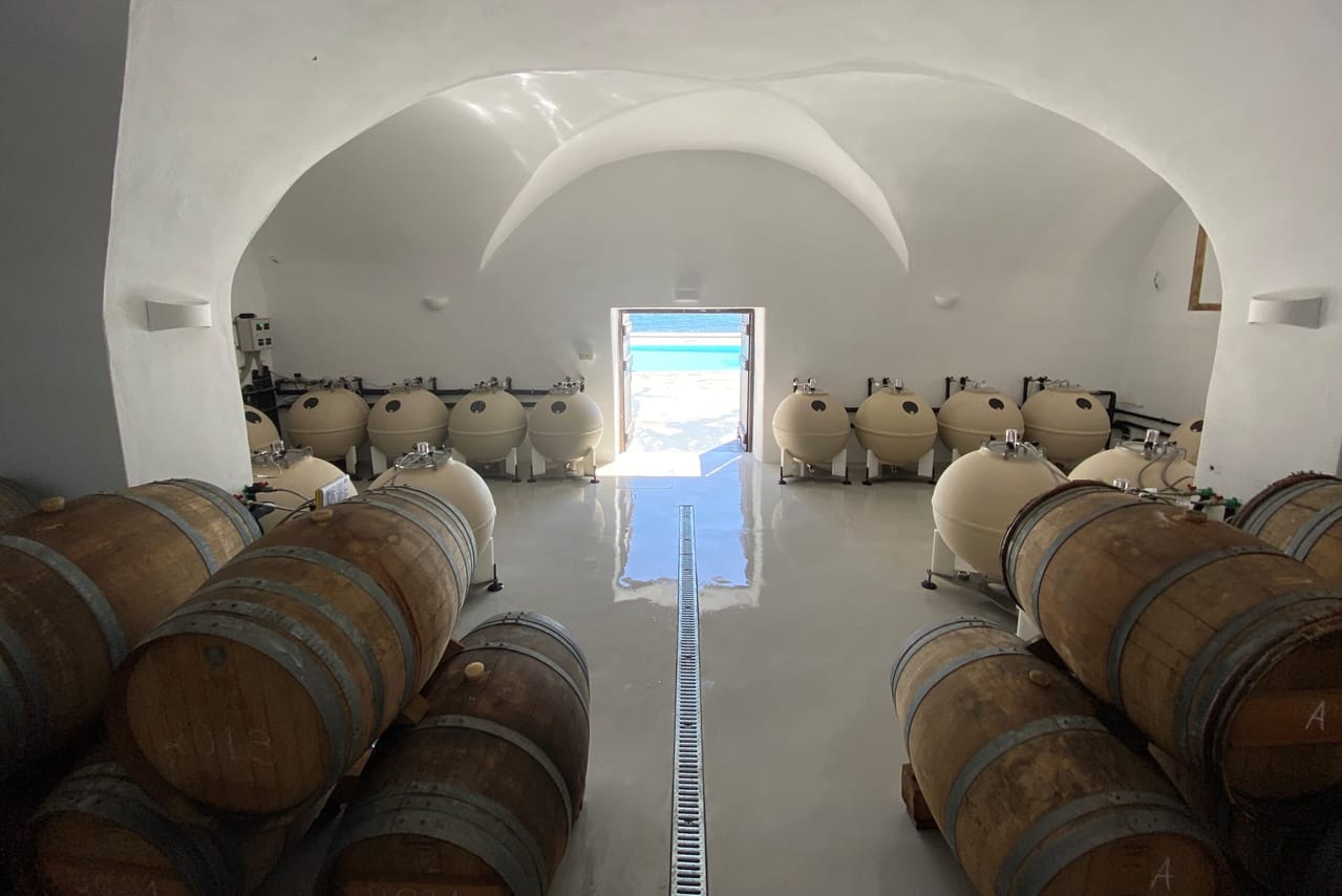 Santorini Private Wine Exprerience : 3 Wineries & Local Snacks 3