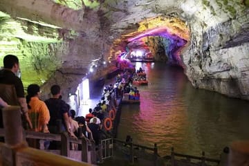 Private 1-Day Tour of Glass Bridge and Yellow Dragon Cave