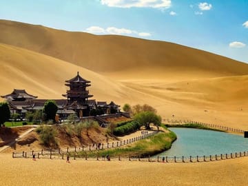 Dunhuang: Mingsha Mountain, Crescent Lake & Museum Tour