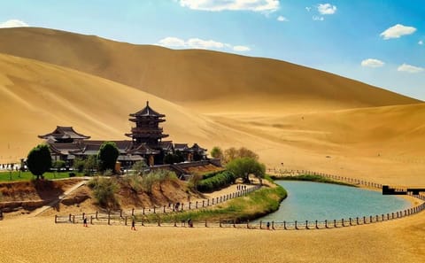 Dunhuang Tour of Mingsha Mountain, Crescent Lake, and Museum