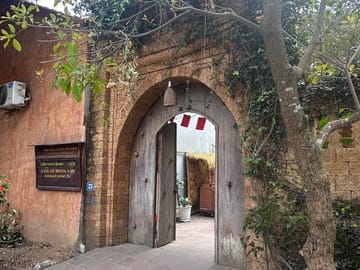 Luxury Day Tour of Hoa Lu, Trang An & Mua Cave from Hanoi